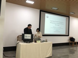 Les over buikklachten vanuit de Traditionele Chinese Geneeskunde van Prof Fu Yan Ling en dr. Greta Young in Beijing