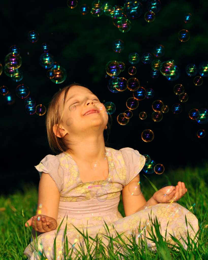 Cursus in wonderen. een kind dat zich verwonderd TCG Acupunctuur